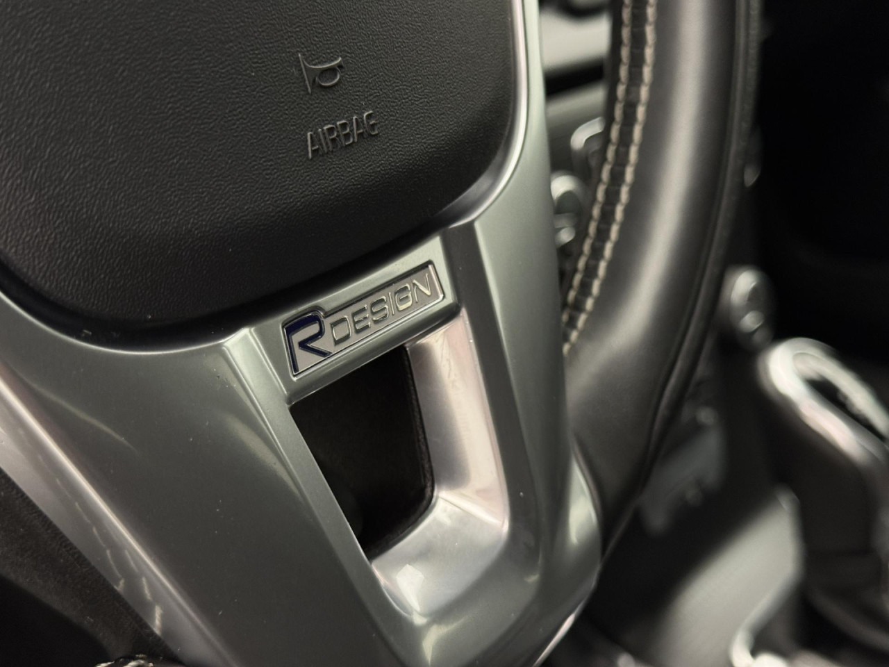 Volvo V40 T3 R-DESIGN AUT