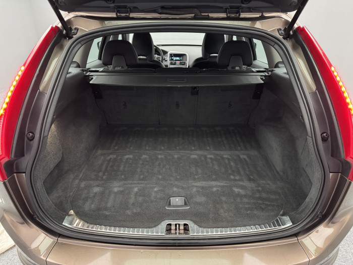 Volvo XC60 D4 MOMENTUM AUT CZ 2.4 d Momentum