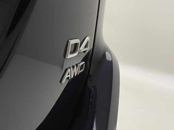 Volvo XC60 D4 AWD DYNAMIC REZERVACE 2.4 d Dynamic