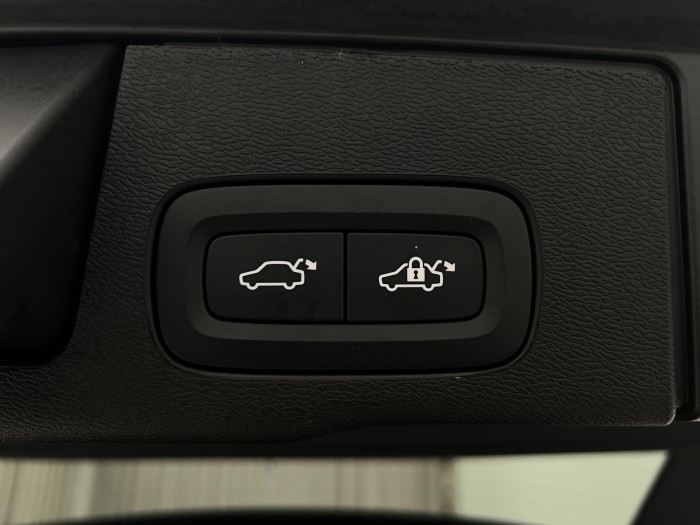 Volvo XC60 B5 AWD BLACK EDITION AUT CZ 2.0 Edition