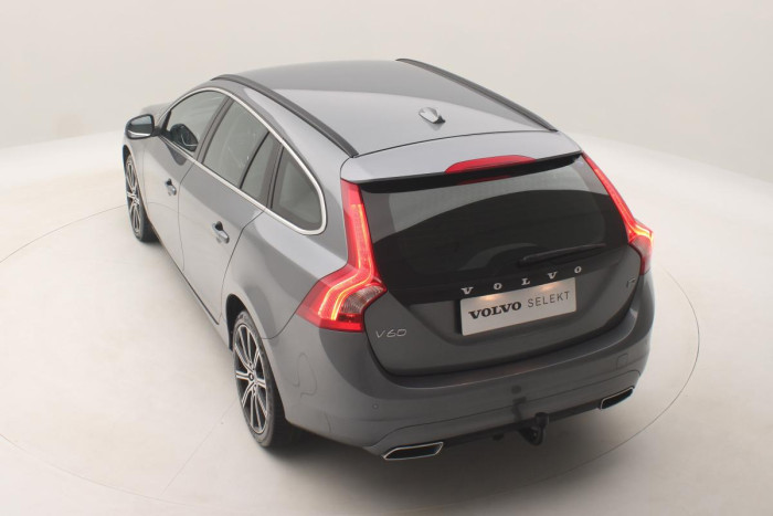 Volvo V60 D4 AWD MOMENTUM REZERVACE 2.4 d Momentum