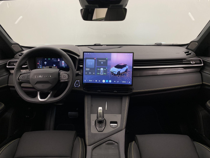 Lynk & Co 01 01 MORE PHEV DEMO