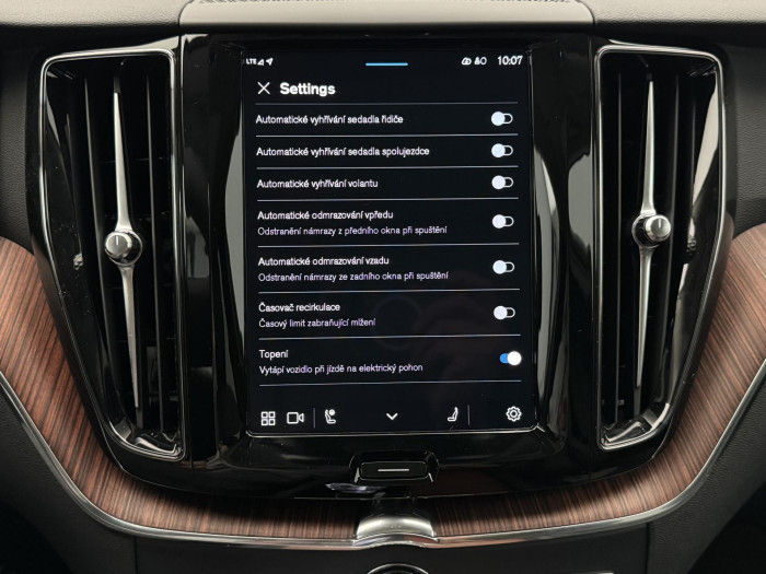 Volvo XC60 T8 AWD RECHARGE BRIGHT PLUS