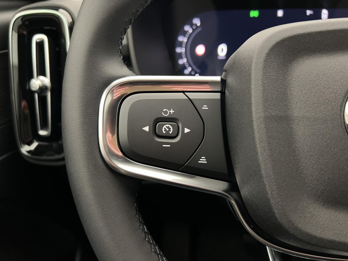 Volvo XC40 B3 DARK PLUS AUT