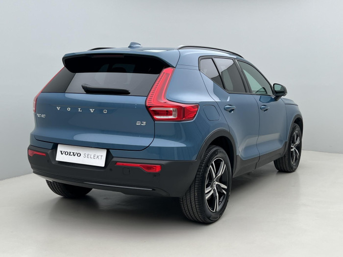 Volvo XC40 B3 PLUS DARK AUT CZ 1.maj.