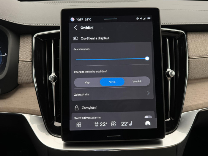 Volvo XC90 T8 AWD RECHARGE CZ REZERVACE