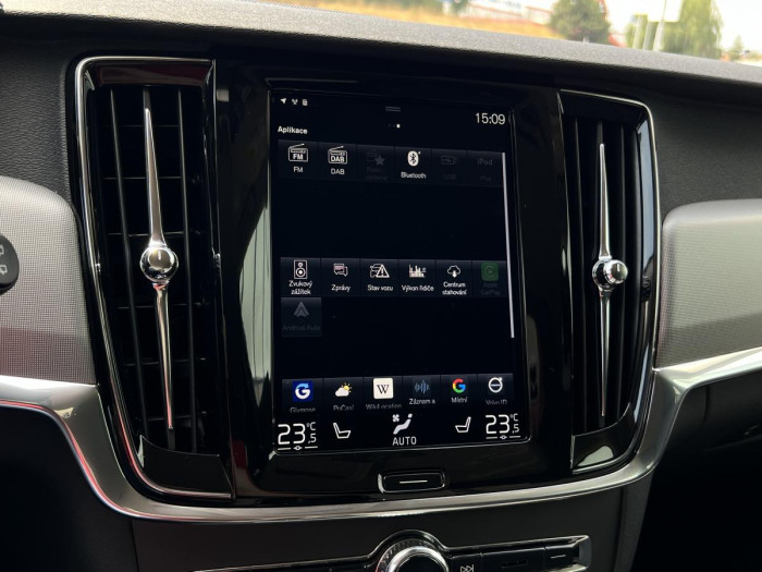Volvo V90 B4 AWD MOMENTUM Aut REZERVACE 2.0 Momentum