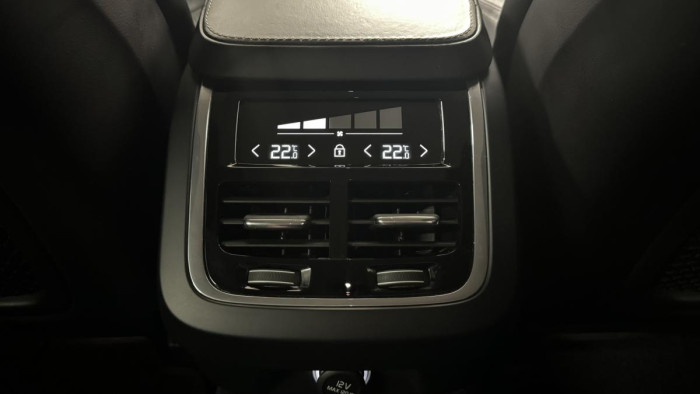 Volvo V90 CROSS COUNTRY T5 REZERVACE