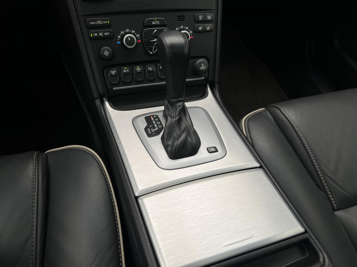 Volvo XC90 D5 AWD SUMMUM 7MÍSTNÁ AUT 2.4 d Summum