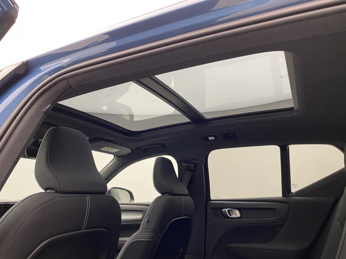 Volvo XC40 B3 DARK ULTRA AUT CZ