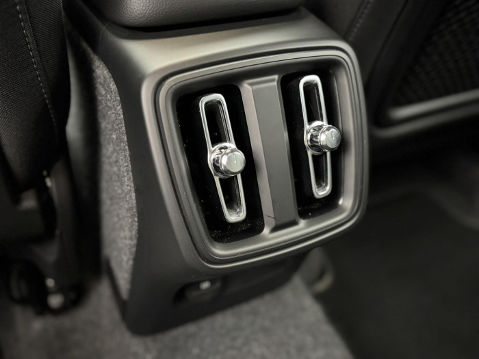 Volvo XC40 B3 DARK PLUS CZ 1.maj