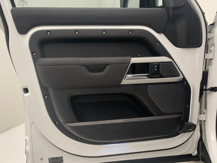 Land Rover Defender 110 D250 SE AWD AUT CZ 3.0 d SE