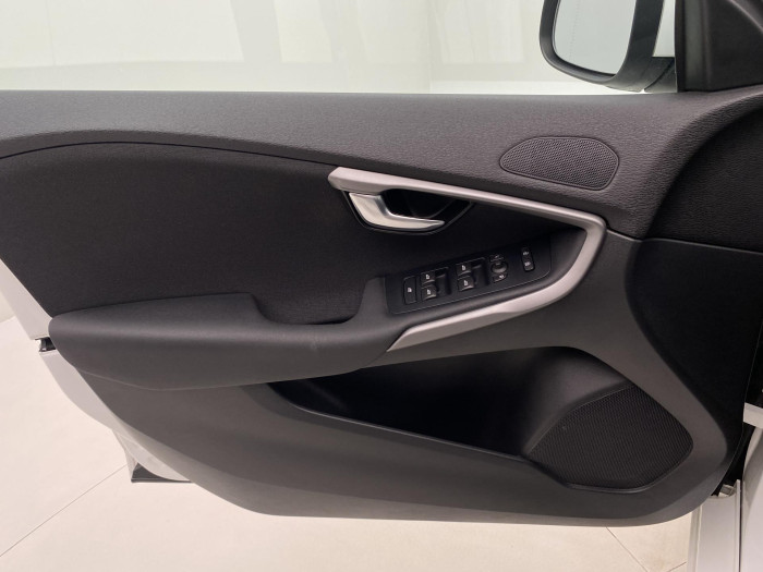 Volvo V40 T2 KINETIC CZ