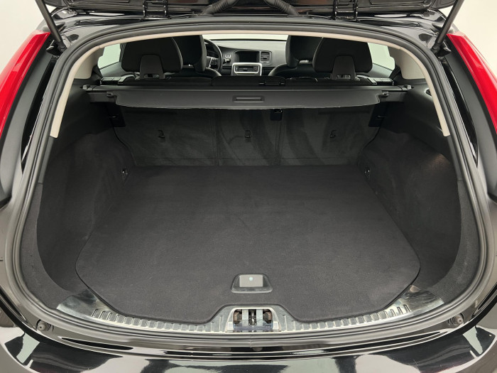 Volvo V60 D4 MOMENTUM REZERVACE 2.0 d Momentum