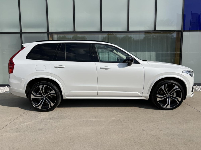 Volvo XC90 B5 AWD ULT. DARK REZERVACE