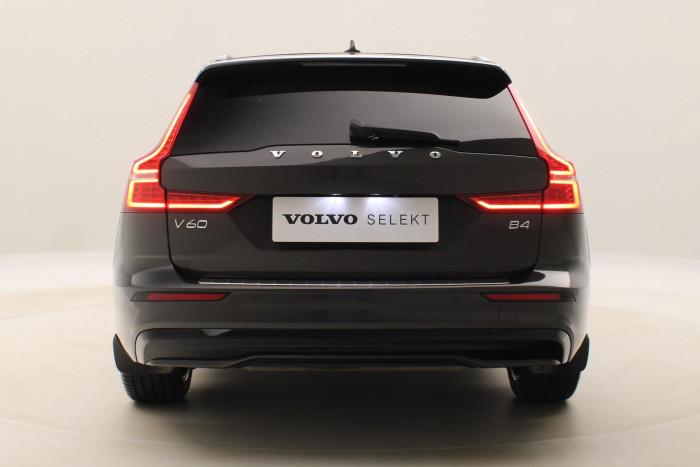Volvo V60 B4 DARK PLUS AUT 1.maj