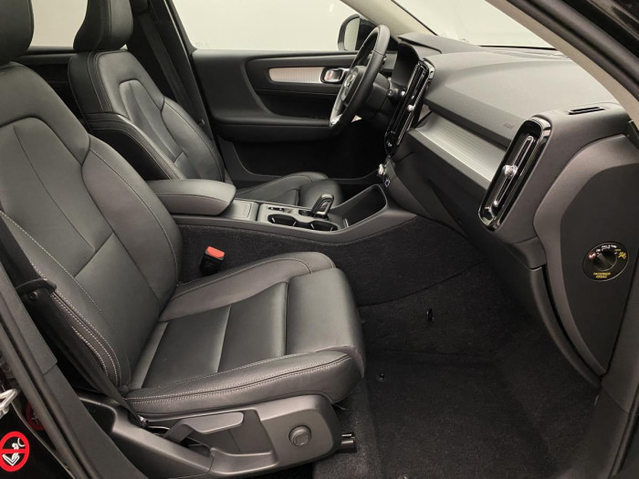 Volvo XC40 T5 AWD MOMENTUM REZERVACE 2.0 Momentum