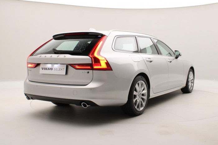 Volvo V90 D4 AWD MOMENTUM REZERVACE 2.0 d Momentum