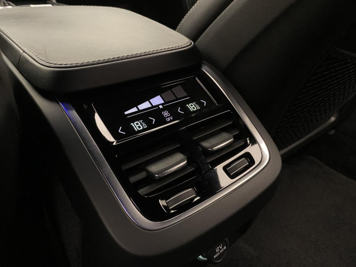 Volvo V90 D5 AWD INSCRIPTION REZERVACE 2.0 d