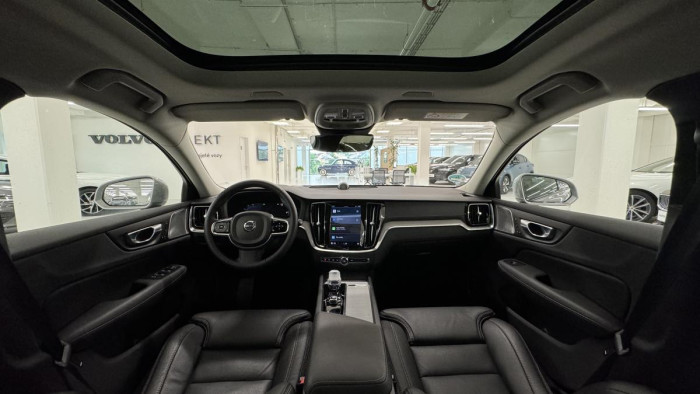 Volvo V60 CROSS COUNTRY B4 AWD REZERVACE