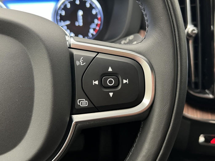 Volvo XC60 T4 MOMENTUM POLESTAR AUT CZ 2.0 Momentum