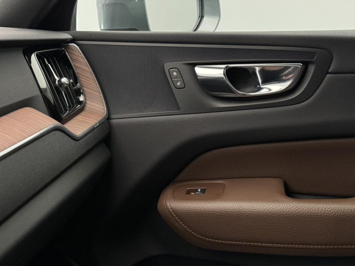 Volvo XC60 B4 INSCRIPTION AUT CZ 1 .maj