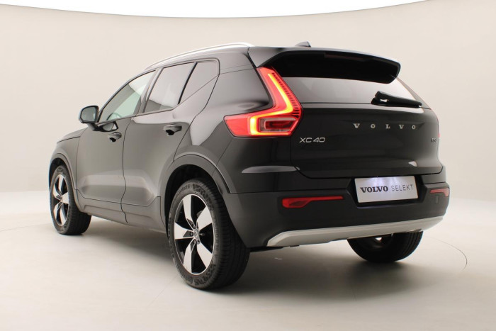 Volvo XC40 T5 AWD MOMENTUM REZERVACE 2.0 Momentum