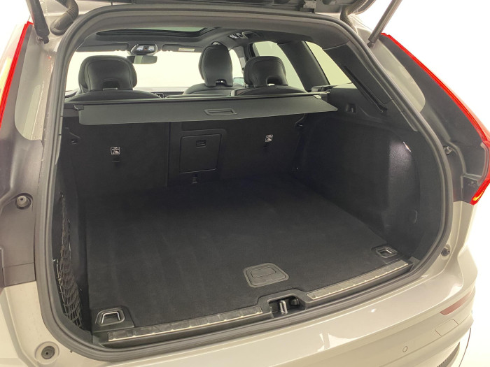 Volvo XC60 T6 AWD PLUG-IN DARK PLUS CZ