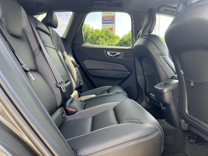 Volvo XC60 T4 R-DESIGN Aut 1.maj.
