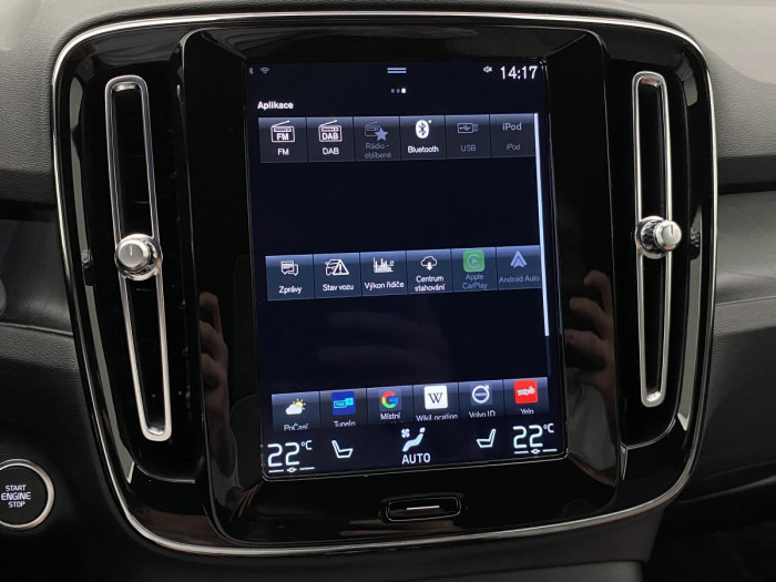 Volvo XC40 T5 ULTIMATE RECHARGE REZERVACE