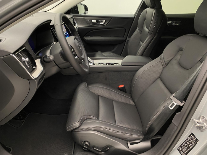 Volvo V60 B4 AUT DARK PLUS