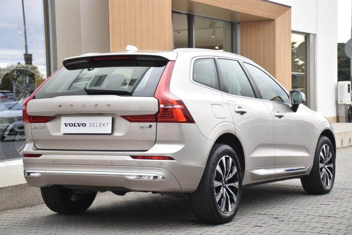 Volvo XC60 B4 AWD PLUS BRIGHT CZ 1.maj.