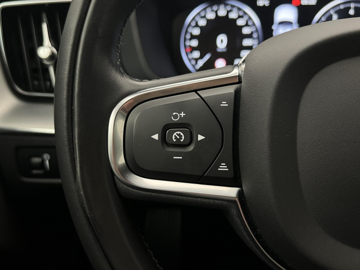 Volvo XC60 B4 MOMENTUM 2.0 Momentum