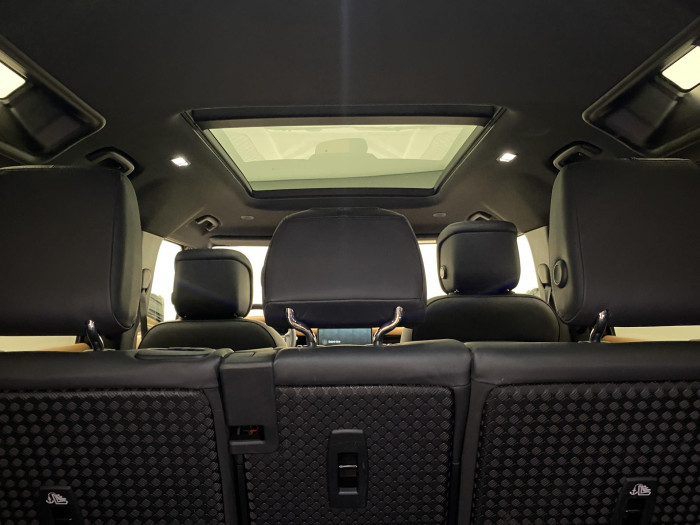 Land Rover Defender D300 HSE AUT AWD REZERVACE 3.0 d