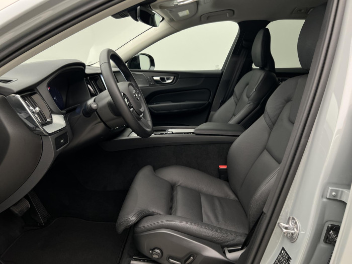 Volvo XC60 B5 AWD PLUS DARK AUT 1.maj.