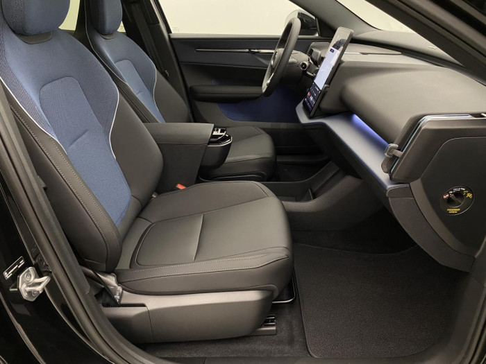 Volvo EX30 PURE ELECTRIC RECHAR. PLUS RWD