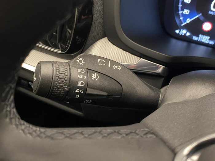 Volvo V60 B4 R-DESIGN AUT