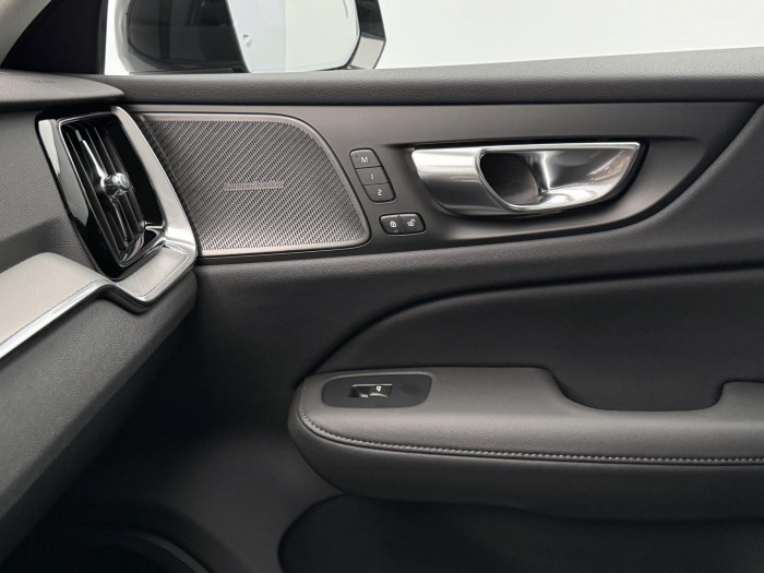 Volvo V60 B4 AUT DARK PLUS