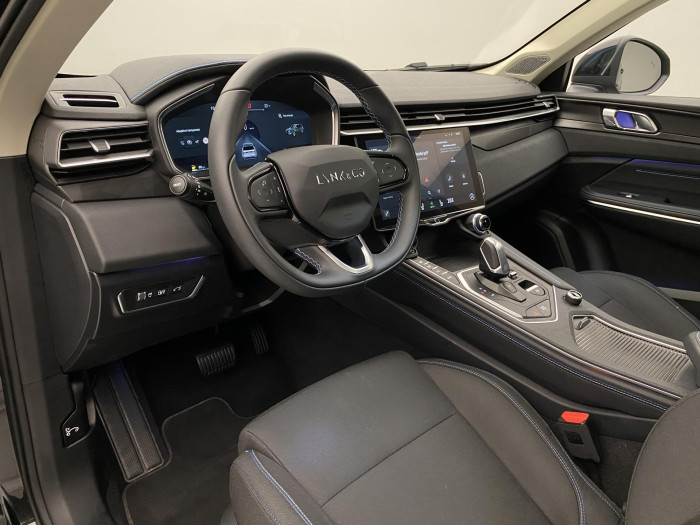 Lynk & Co 01 PHEV DCT AUT 1.maj