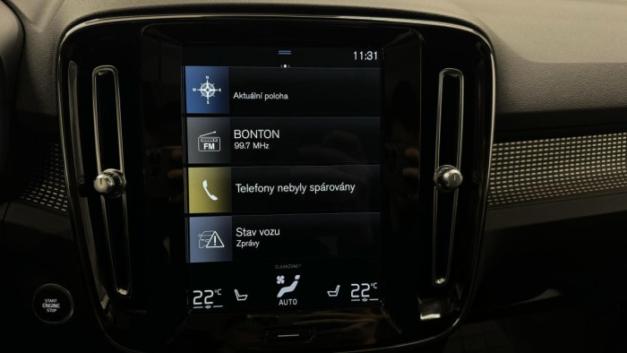 Volvo XC40 T4 R-DESIGN REZERVACE