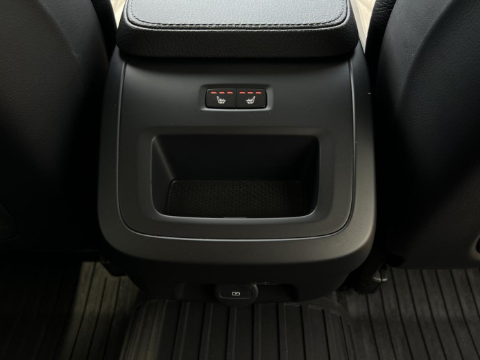 Volvo V90 B4 AWD MOMENTUM Aut REZERVACE 2.0 Momentum