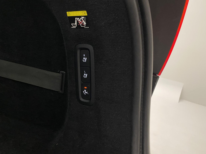 Volvo V90 T4 MOMENTUM AUT REZERVACE 2.0 Momentum