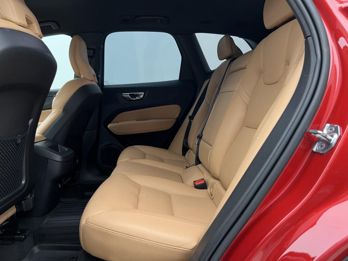 Volvo XC60 T5 AWD MOMENTUM PRO AUT 2.0 Momentum