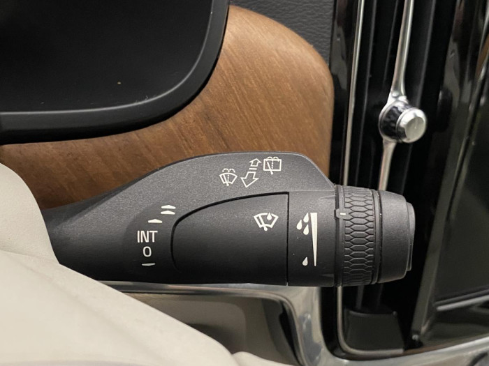 Volvo V90 D4 INSCRIPTION AUT REZERVACE 2.0 d