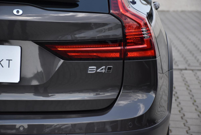 Volvo V90 CC B4 AWD ADVANCED AUT 1.maj. 2.0 CC CC