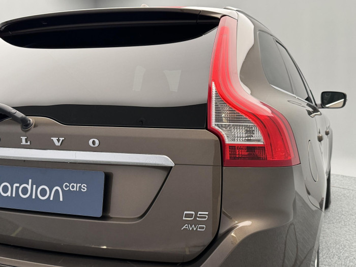 Volvo XC60 D5 AWD SUMMUM 2.4 d Summum