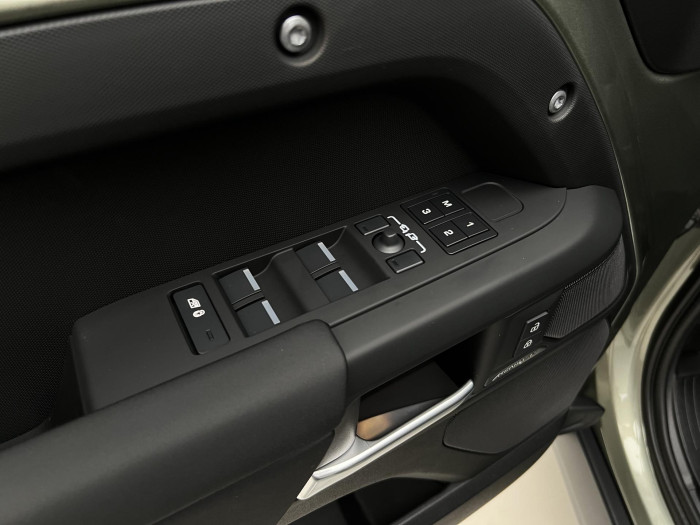 Land Rover Defender 110 D250 X-DYNAMIC SE AWD AUT 3.0 d Dynamic SE