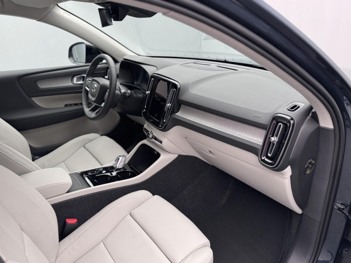 Volvo XC40 B3 AUT DARK PLUS