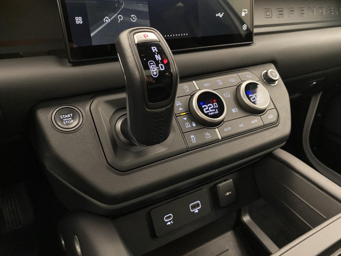 Land Rover Defender 110 D300 X-DYNAMIC HSE AWD AUT 3.0 d Dynamic