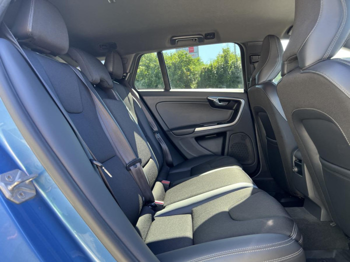Volvo V60 D4 NEZ.TOPENÍ Aut 2.0 d